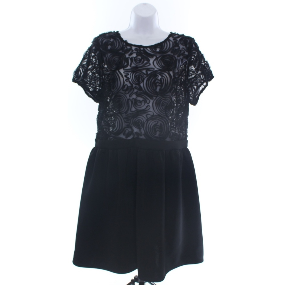 Forever 21 Black Raised Roses Dress - Picture 1 of 3